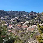 Апартаменты Kyperounta Troodos Mountain House *