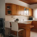 Апартаменты Kyperounta Troodos Mountain House *