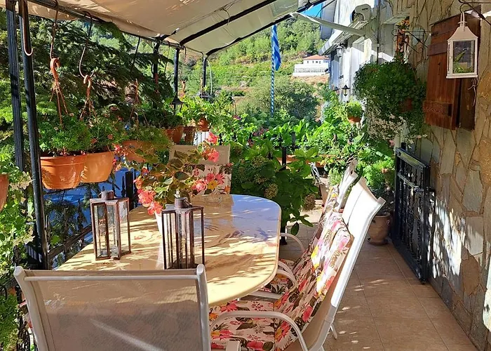 Kyperounta Troodos Mountain House アパート